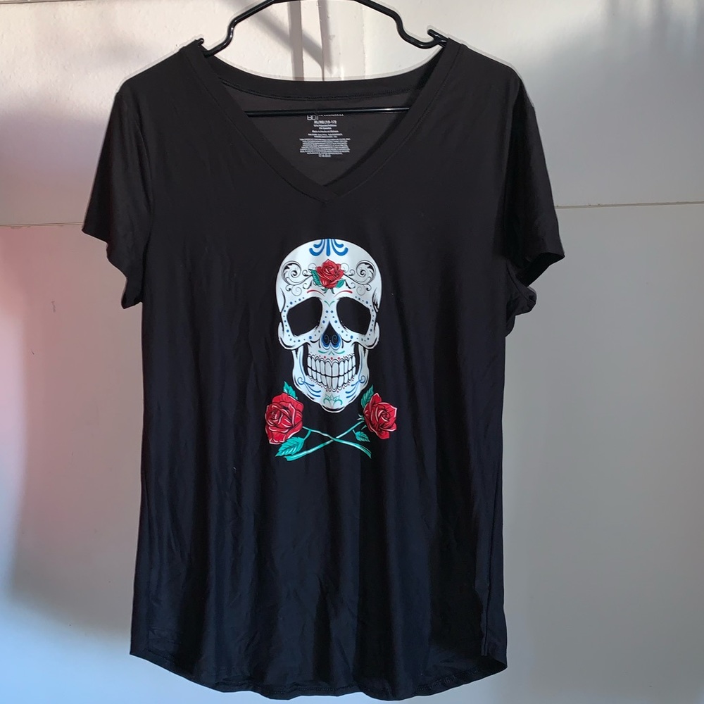 Skull V-Neck Black Shirt